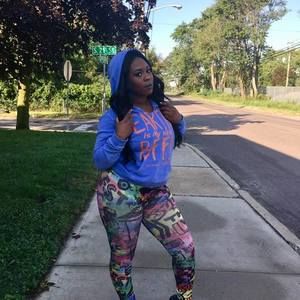 Meet your Posher, Riania